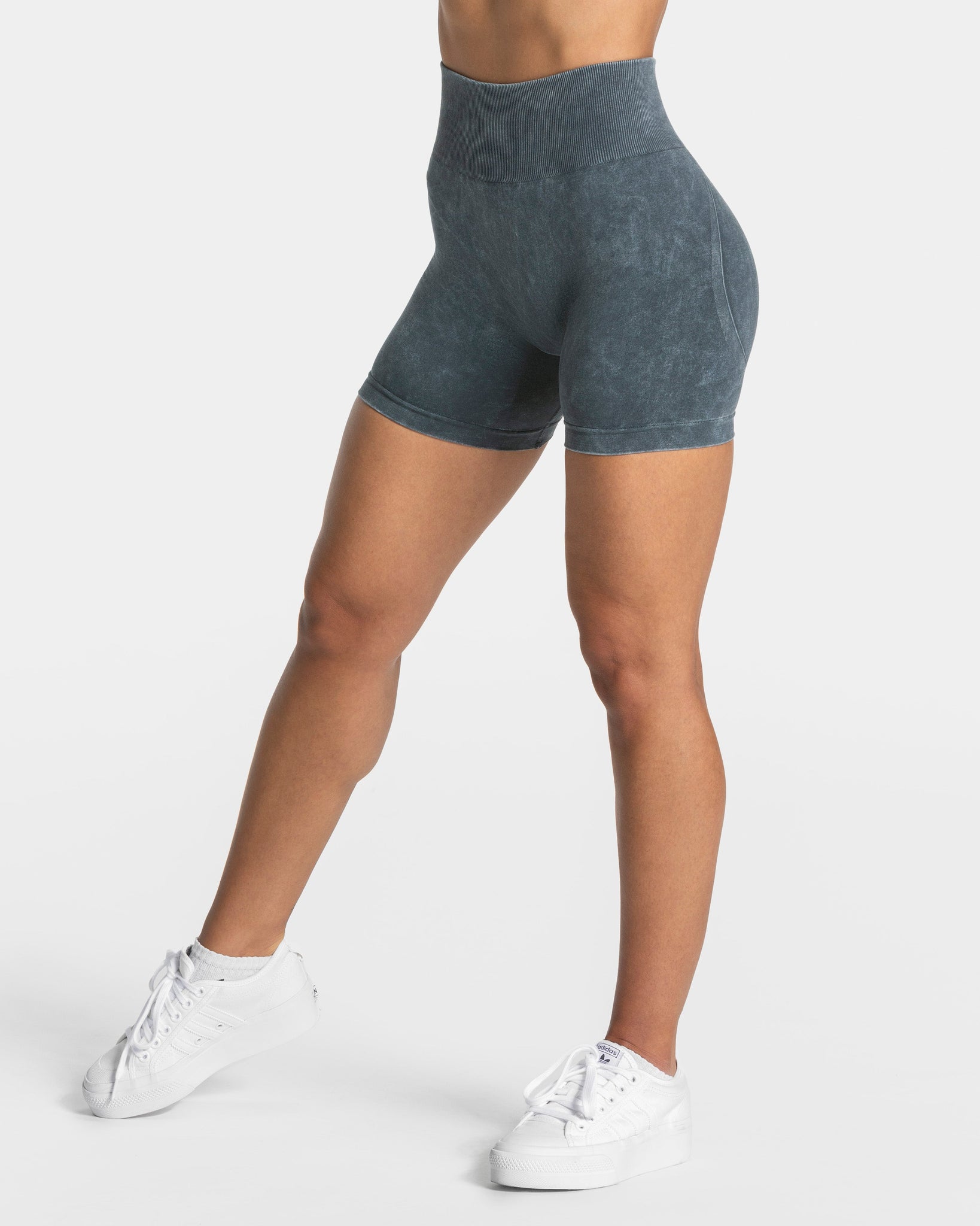 Acid Covert Scrunch Short „Navy“