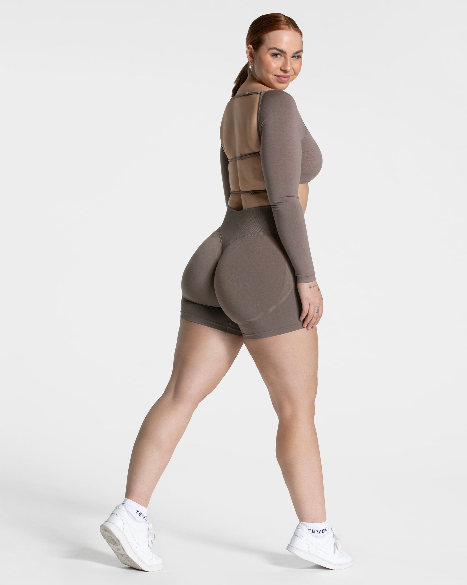 Femme Sculpt Scrunch Short „Mokka“