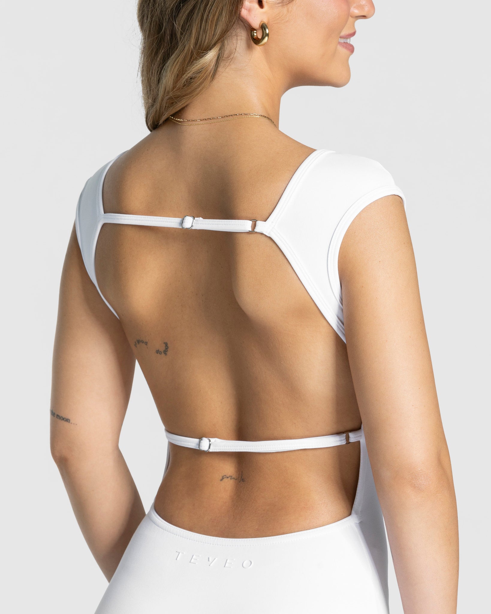Femme Rückenfreier Kurzoverall „Weiß“