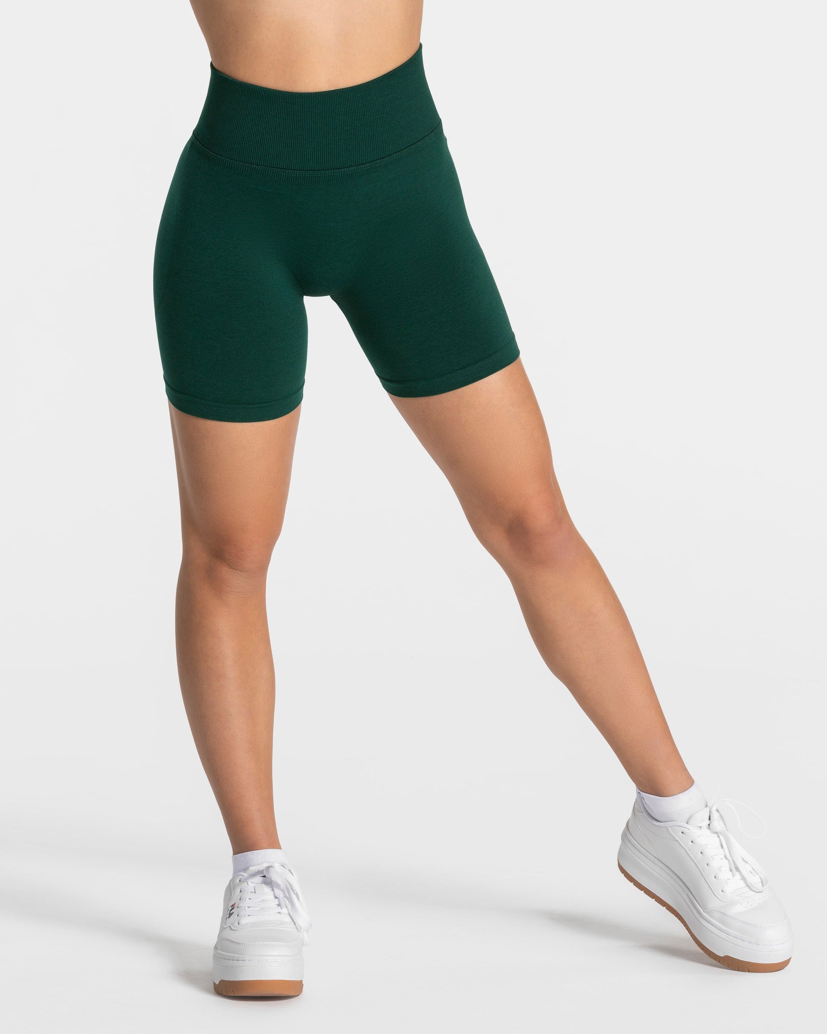Femme Sculpt Scrunch Short „Dunkelgrün“