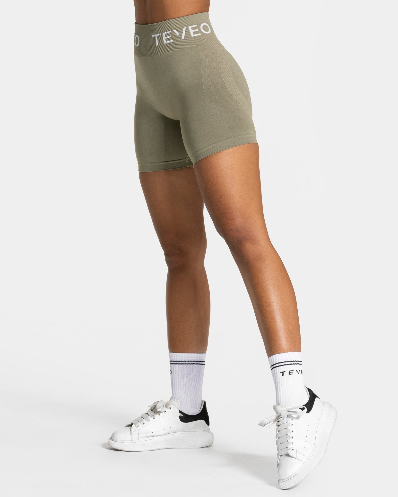 Signature Covert Scrunch Short „Khaki“