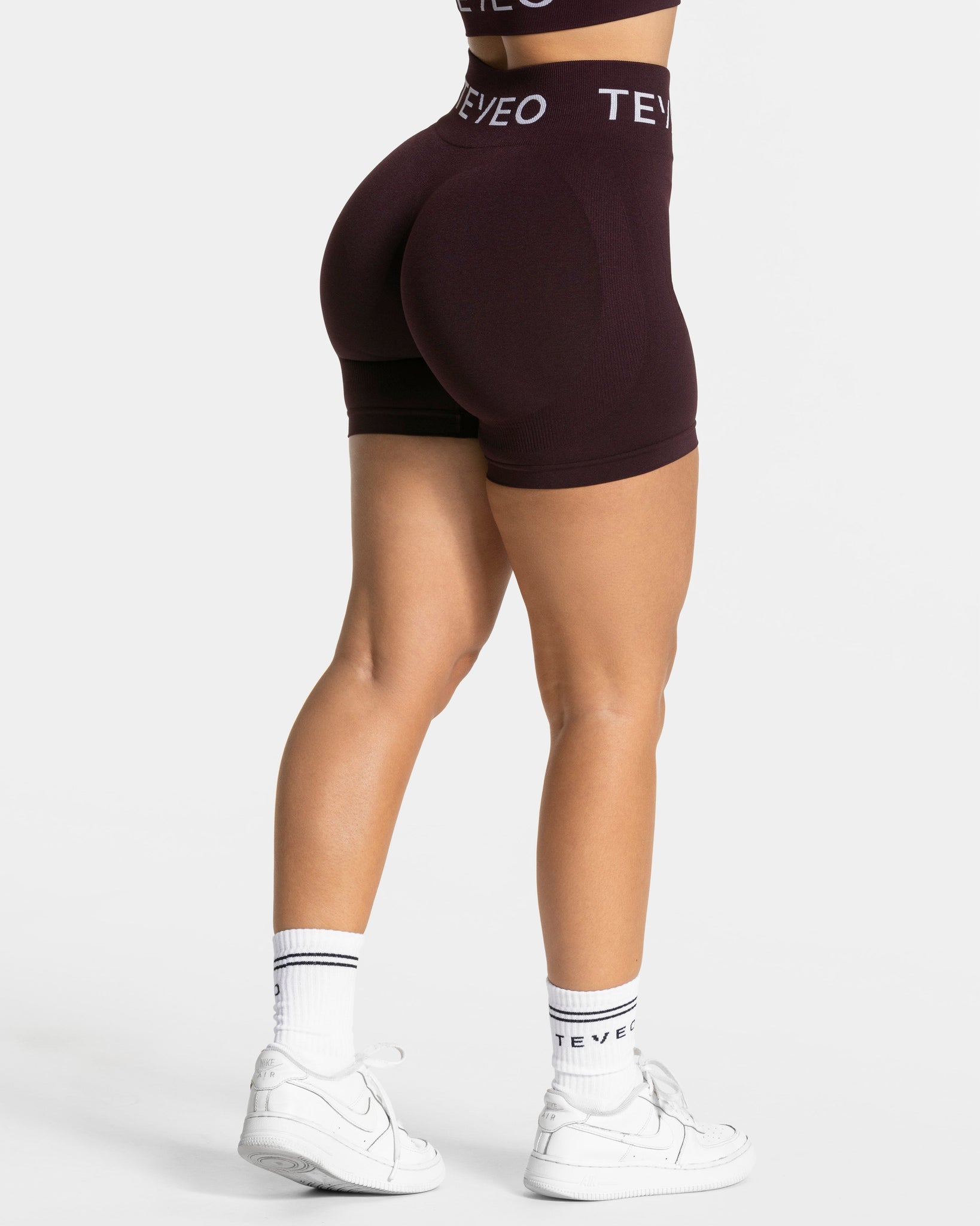 Signature Covert Scrunch Short „Merlot“