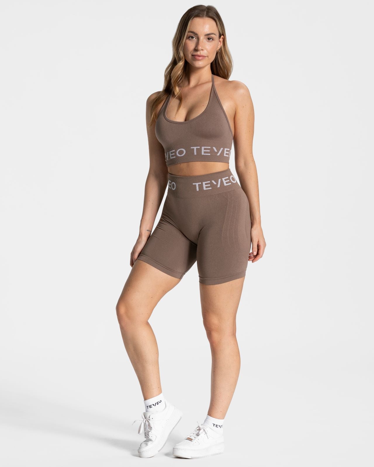 Signature Scrunch Short „Mokka“