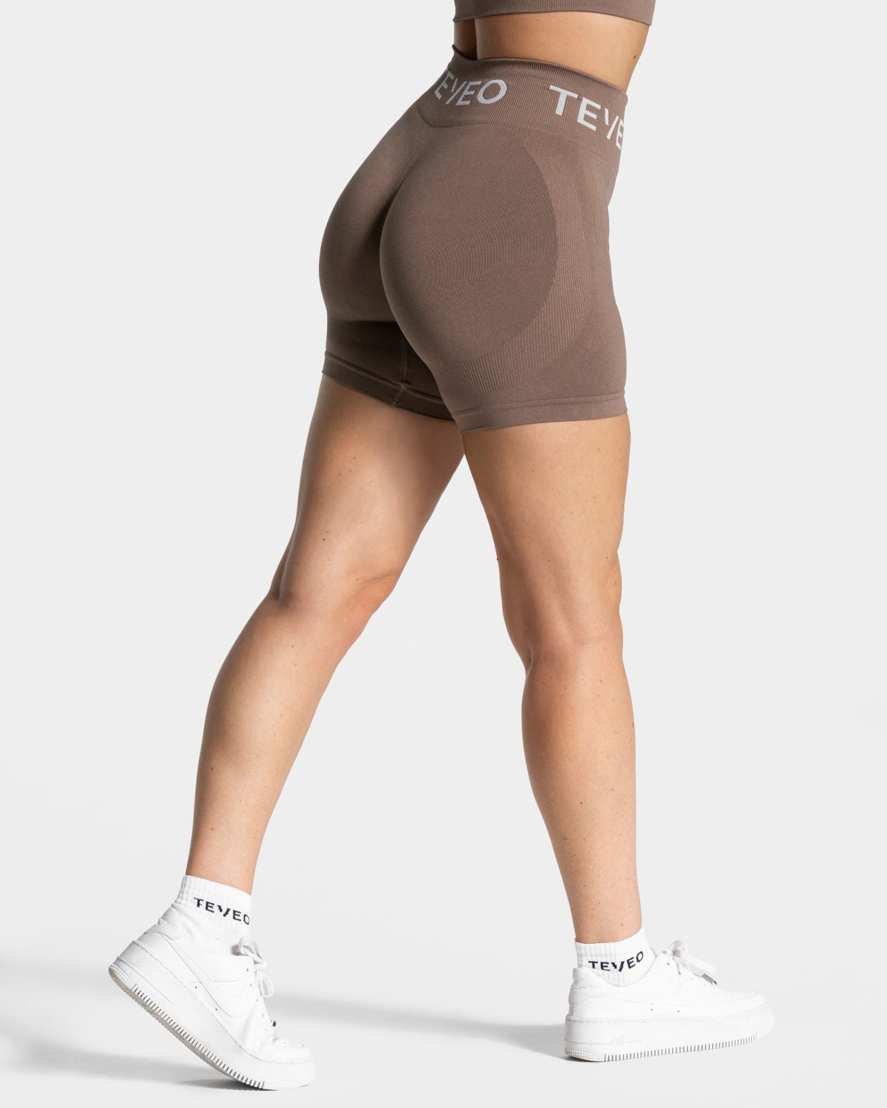 Signature Scrunch Short „Mokka“