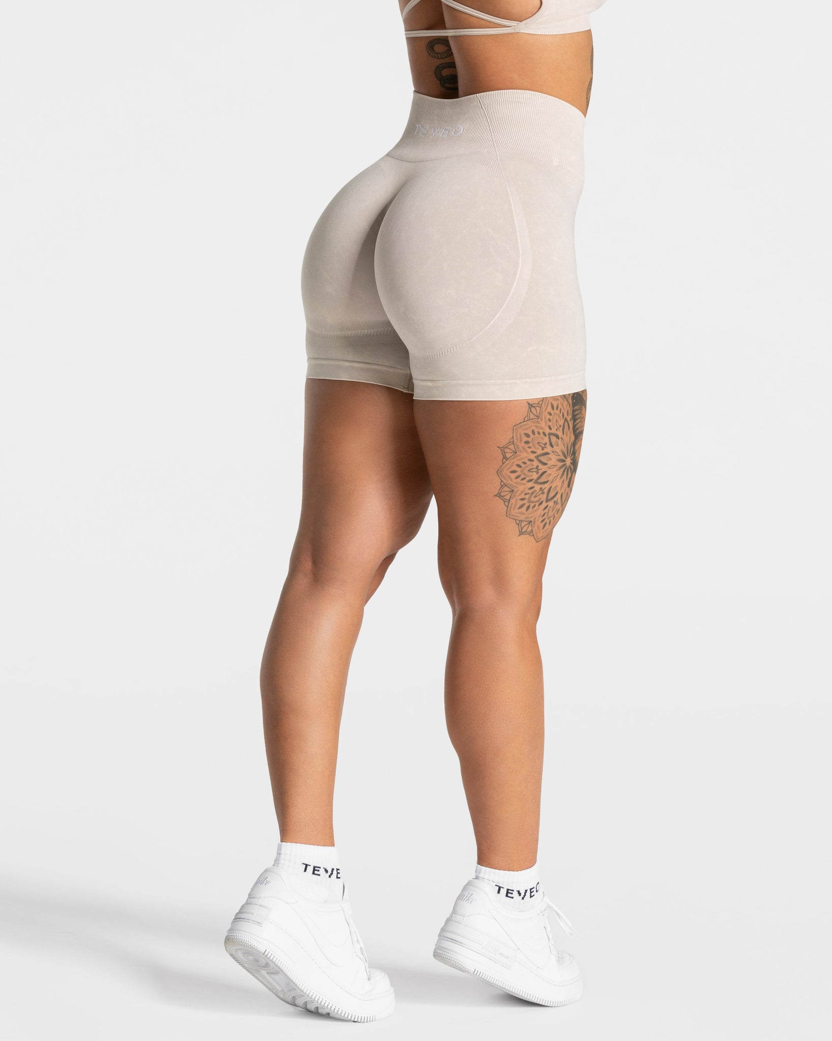 Acid Covert Scrunch Short „Sand“