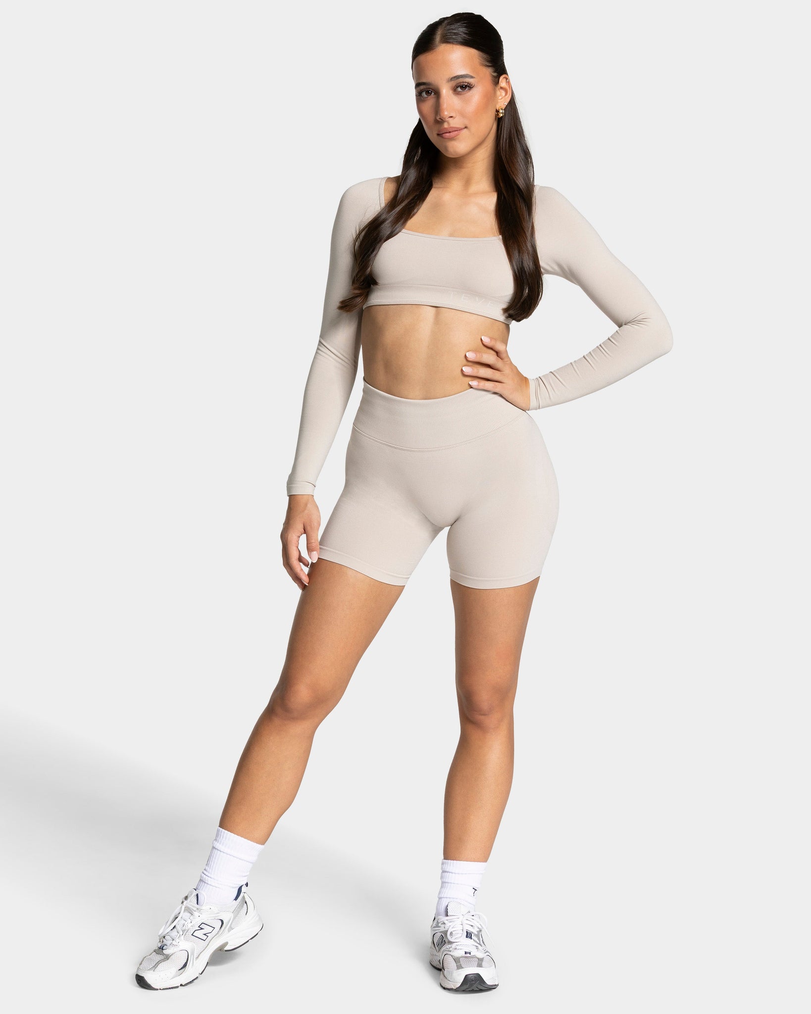 Femme Sculpt Scrunch Short „Creme“