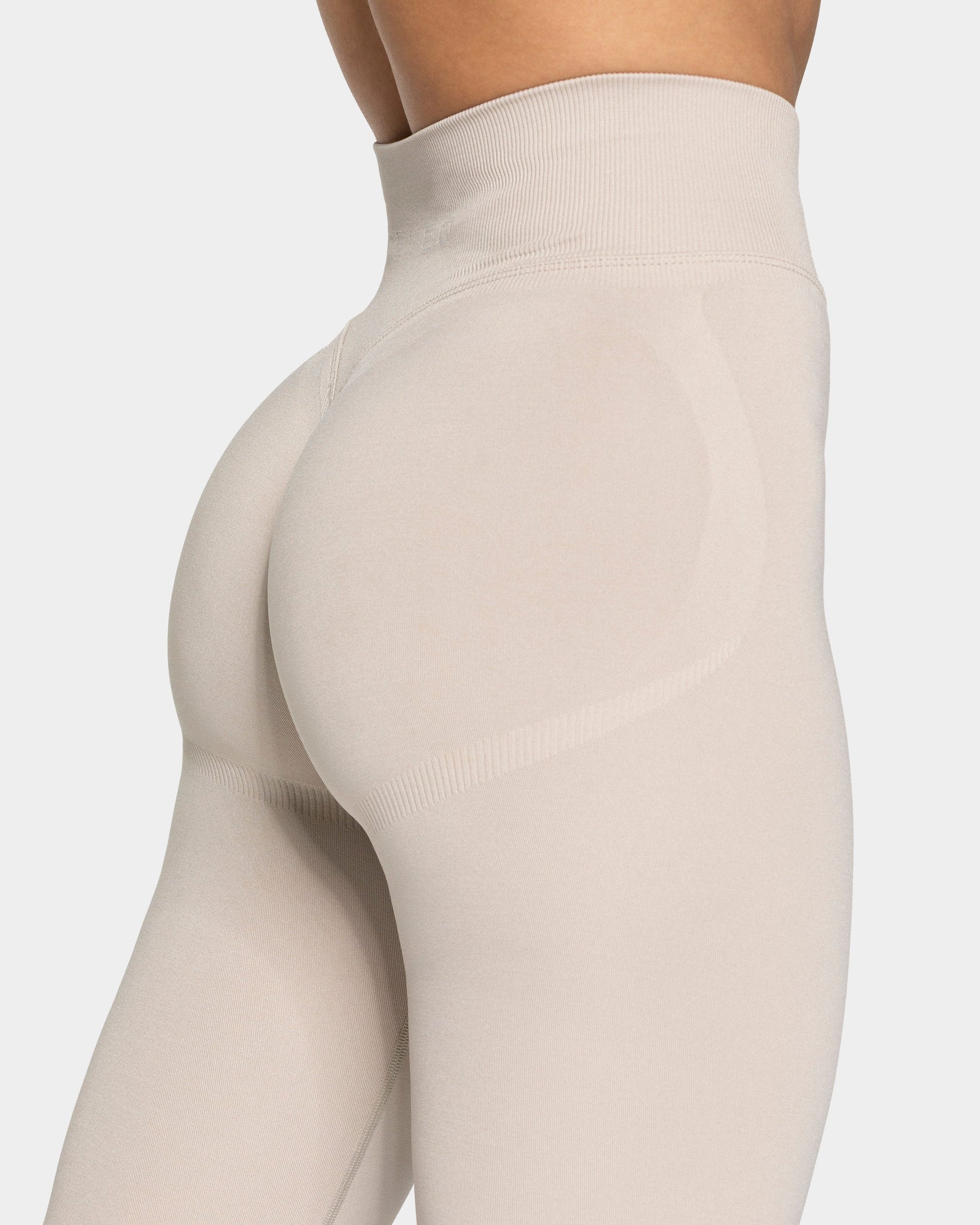 Femme Sculpt Scrunch Leggings „Creme“