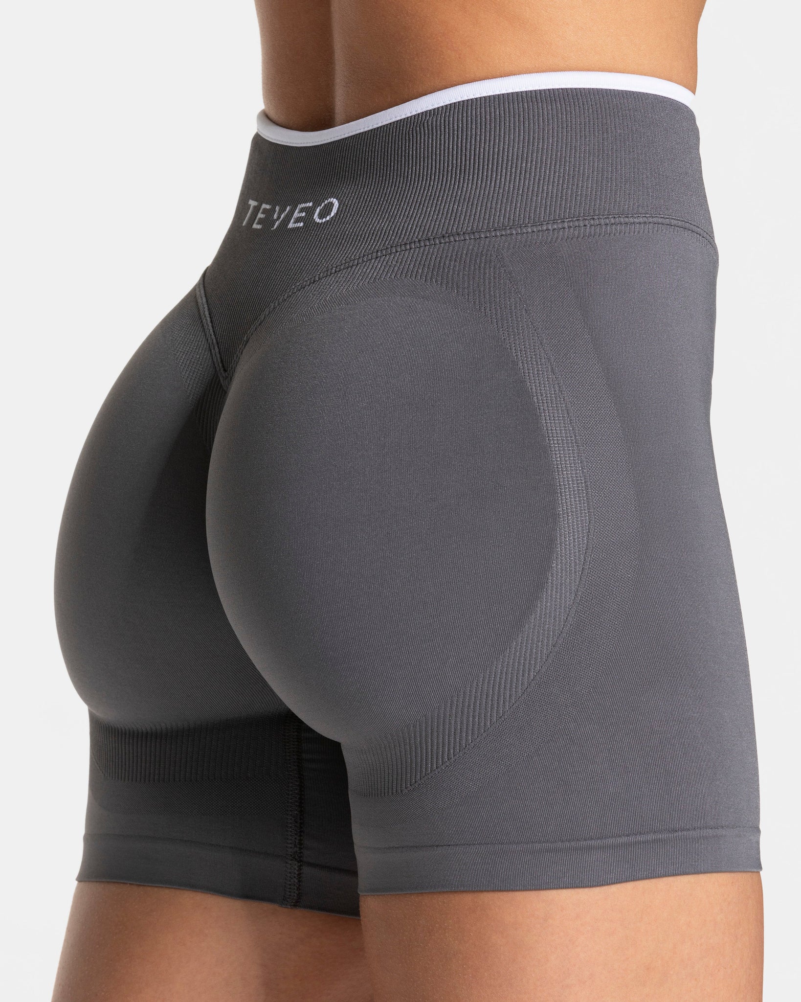 Ignite Sculpt Scrunch Short „Graphit“