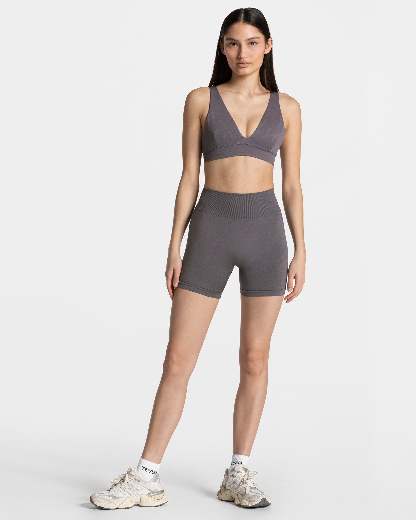 Timeless Pro Covert Scrunch Short „Graphit“