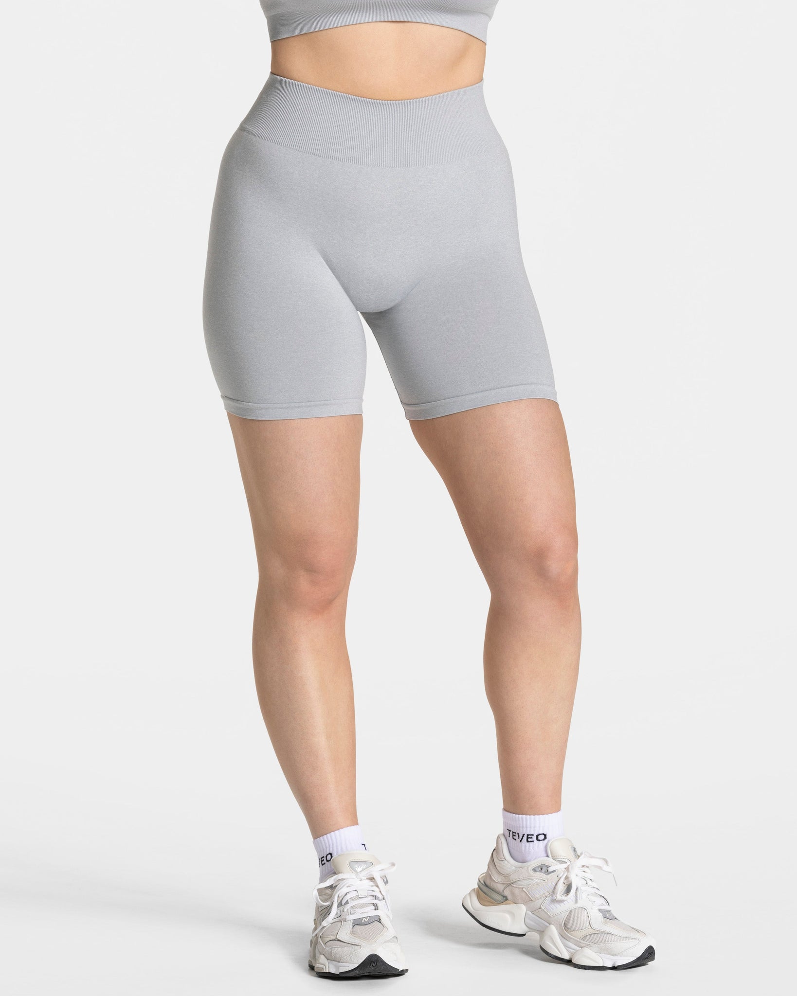 Timeless Pro Covert Scrunch Short "Hellgrau"