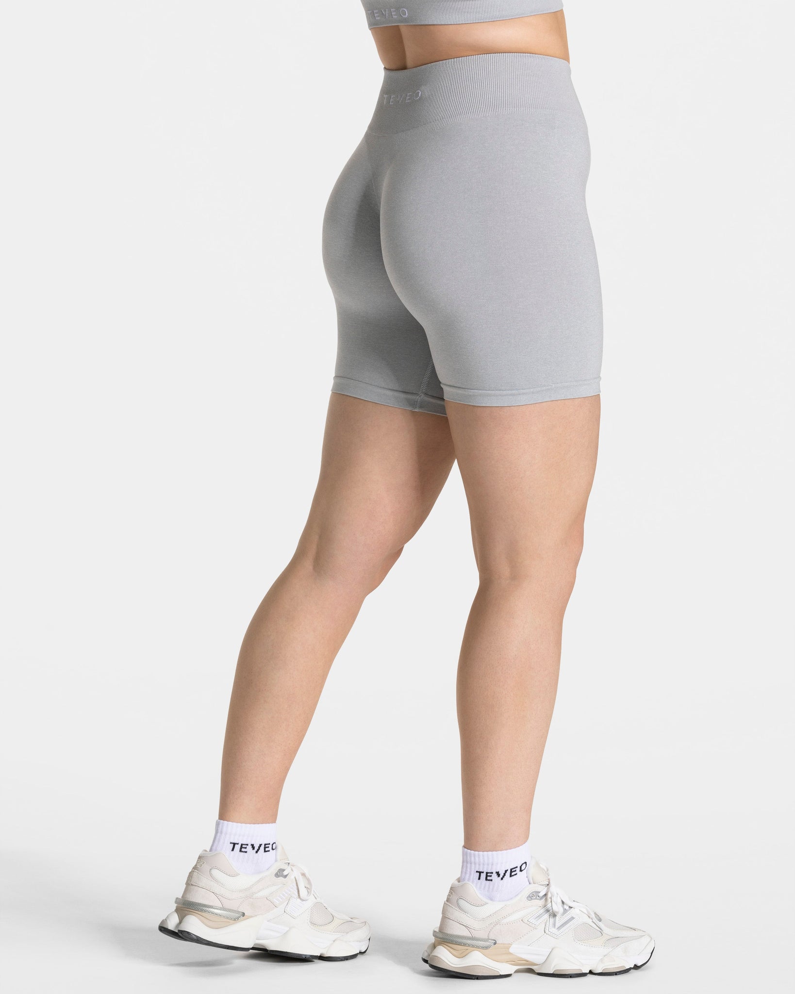Timeless Pro Covert Scrunch Short "Hellgrau"
