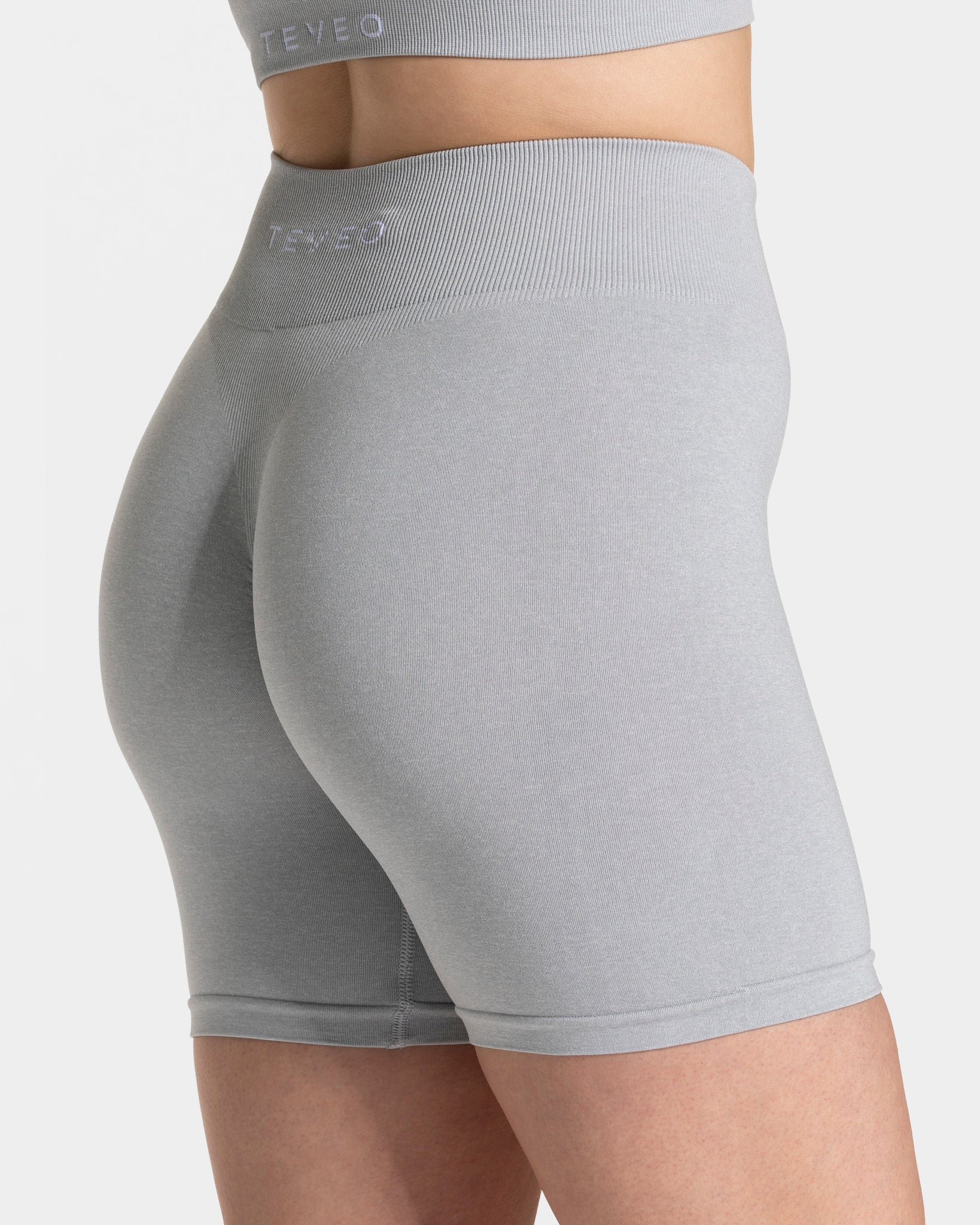 Timeless Pro Covert Scrunch Short "Hellgrau"