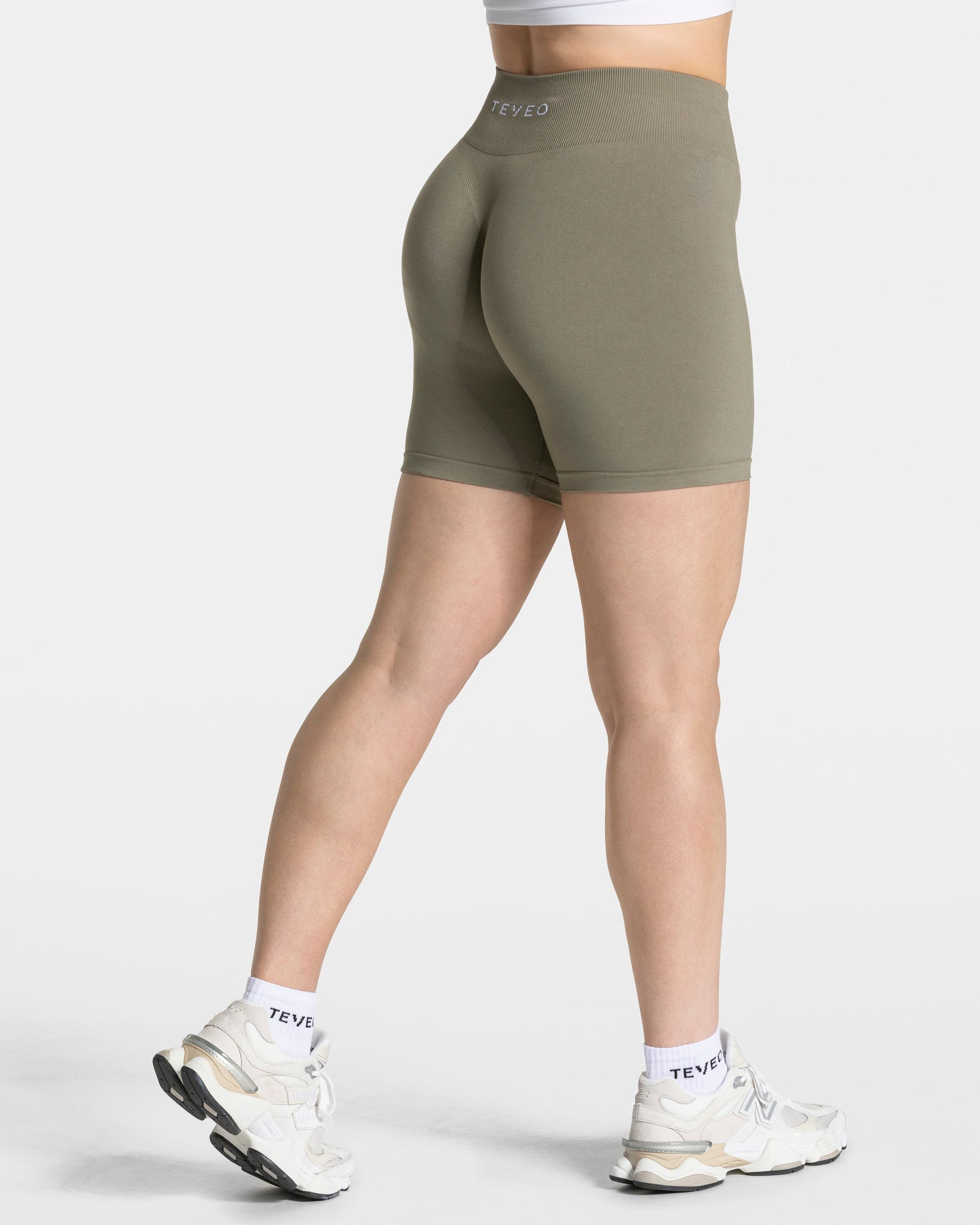Timeless Pro Covert Scrunch Short „Khaki“