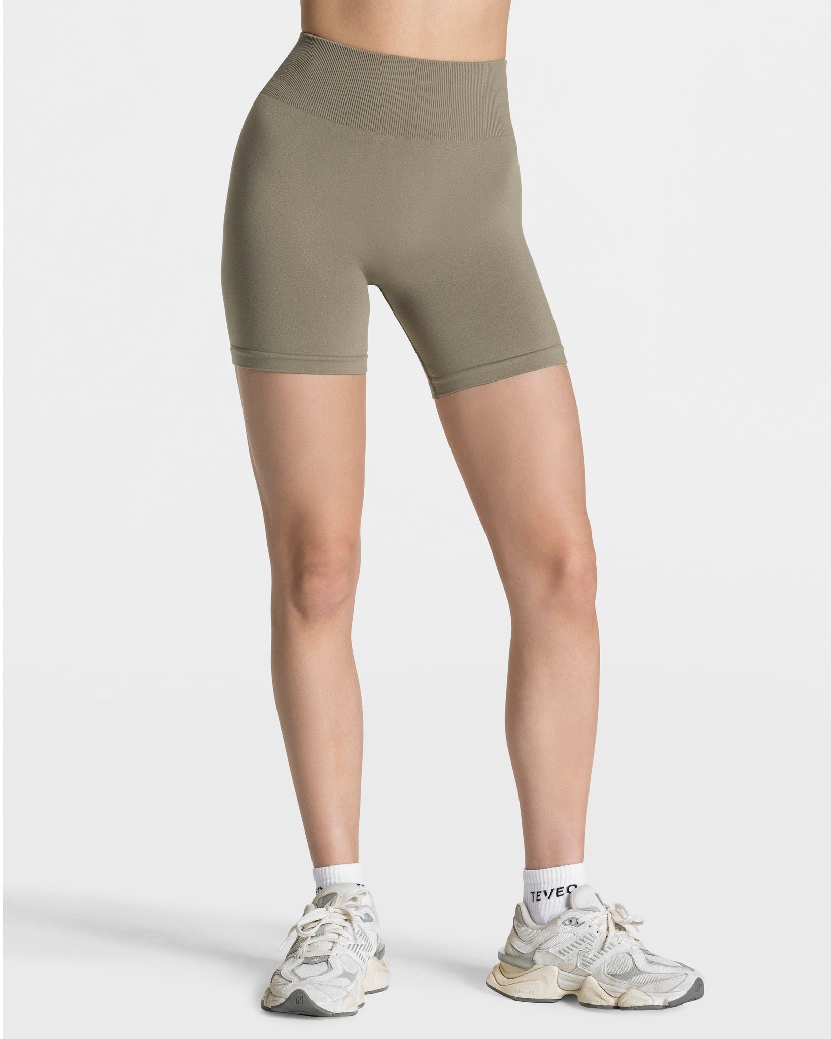 Timeless Pro Short „Khaki“