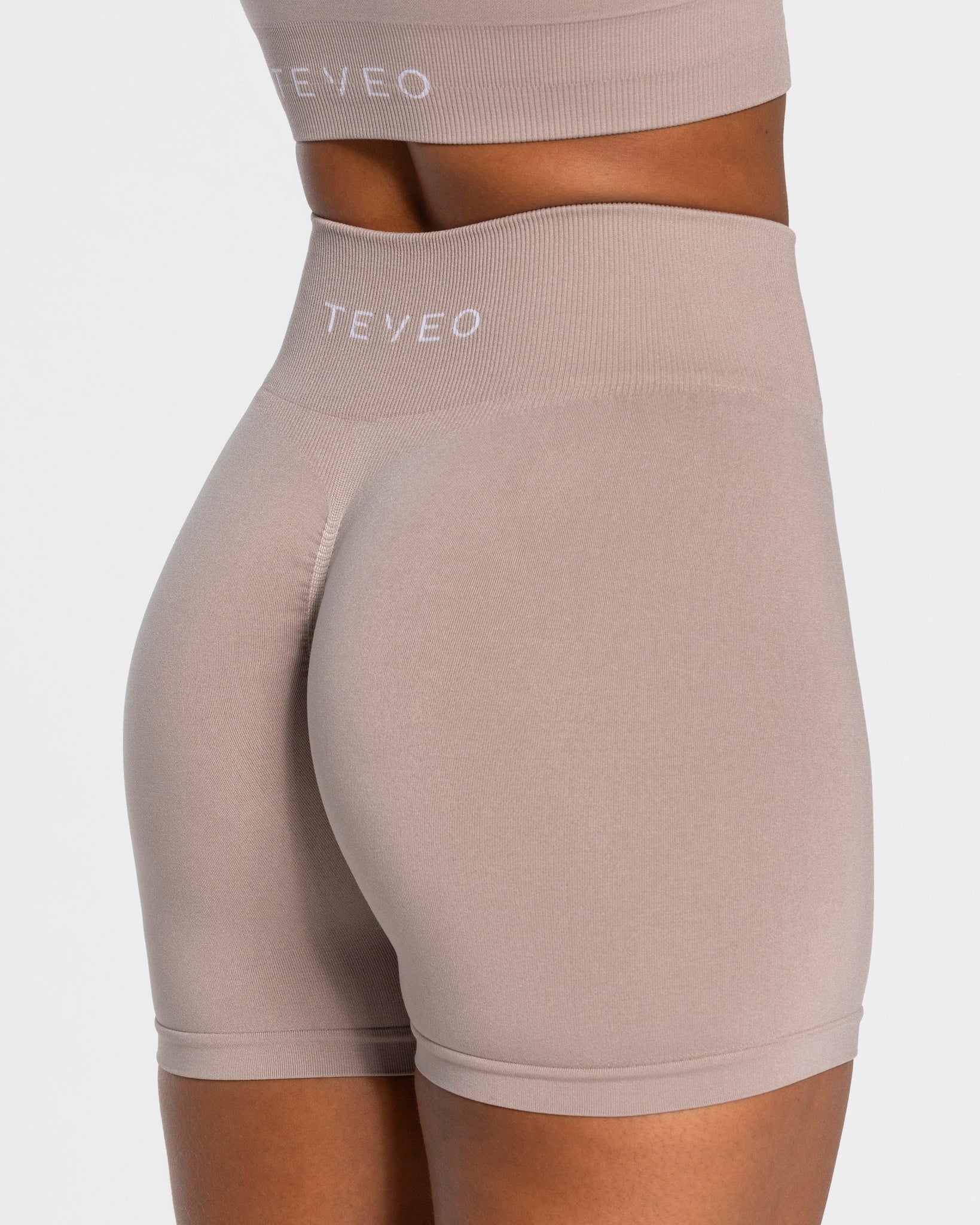 Zeitlose Scrunch Short „Dust“