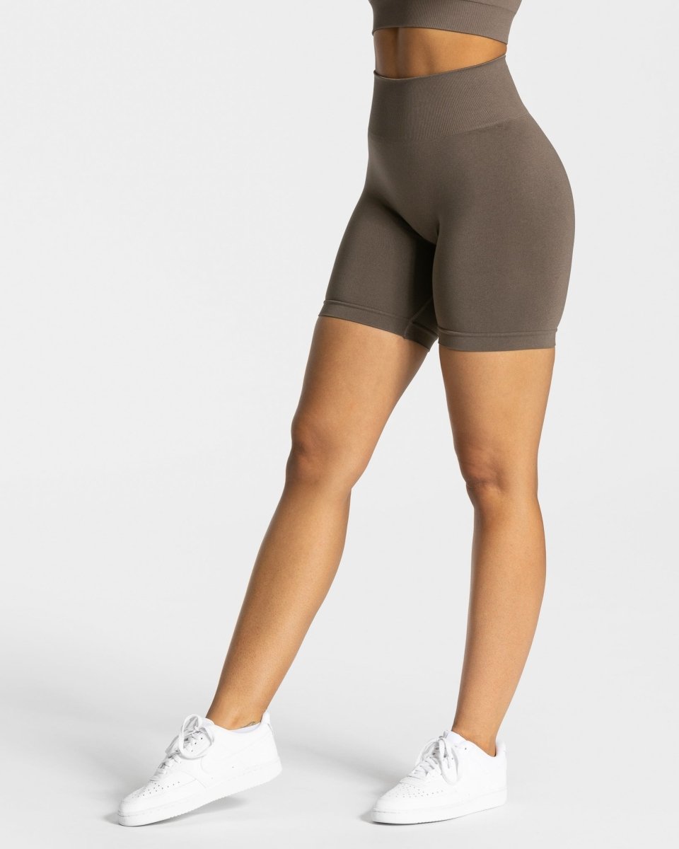 Edle Short „Taupe“