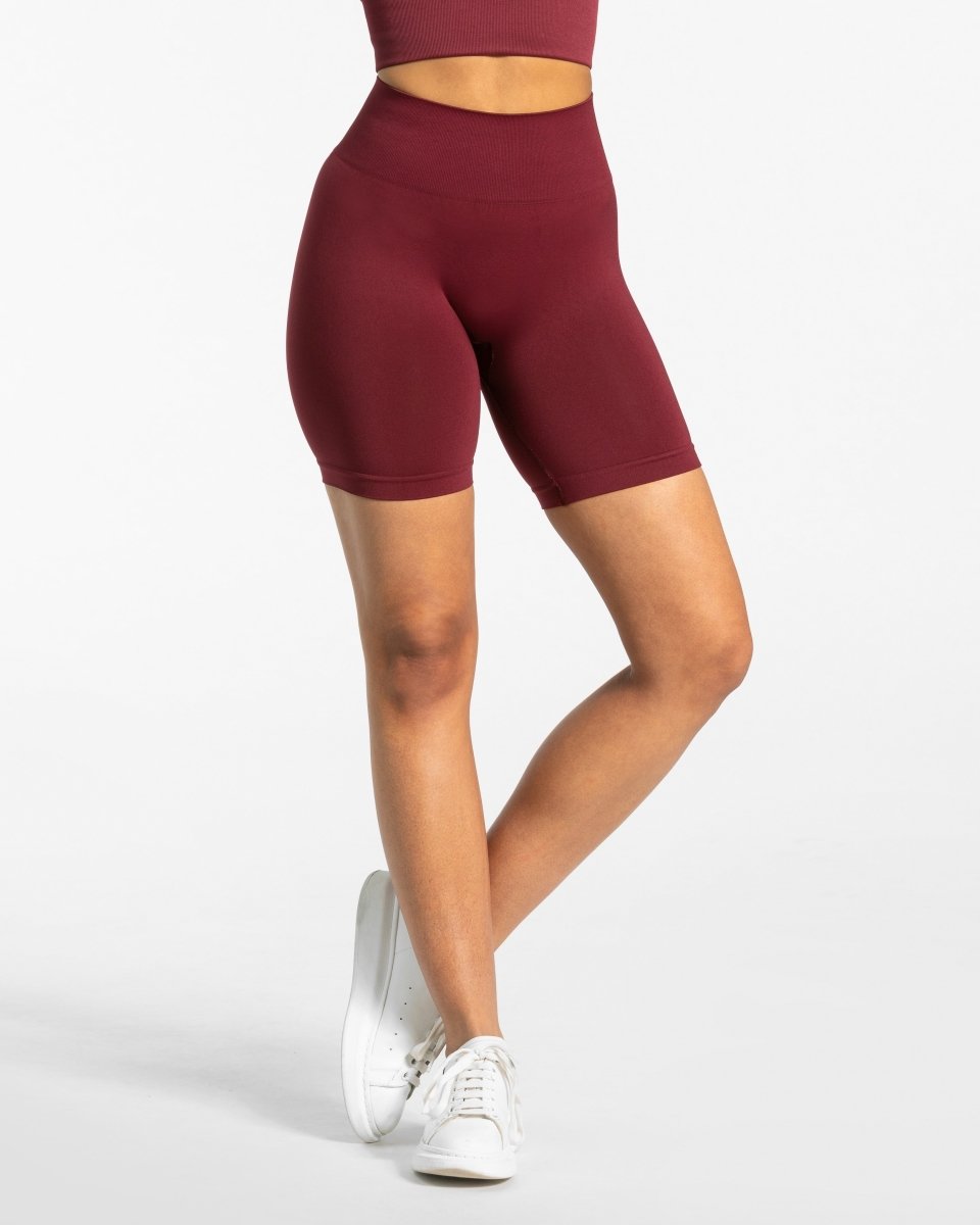 Edle Short "Weinrot"